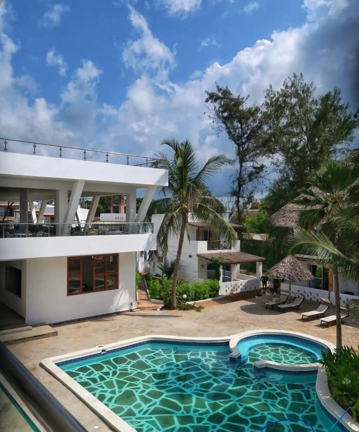 Barracuda Inn Resort 와타무 외부 사진