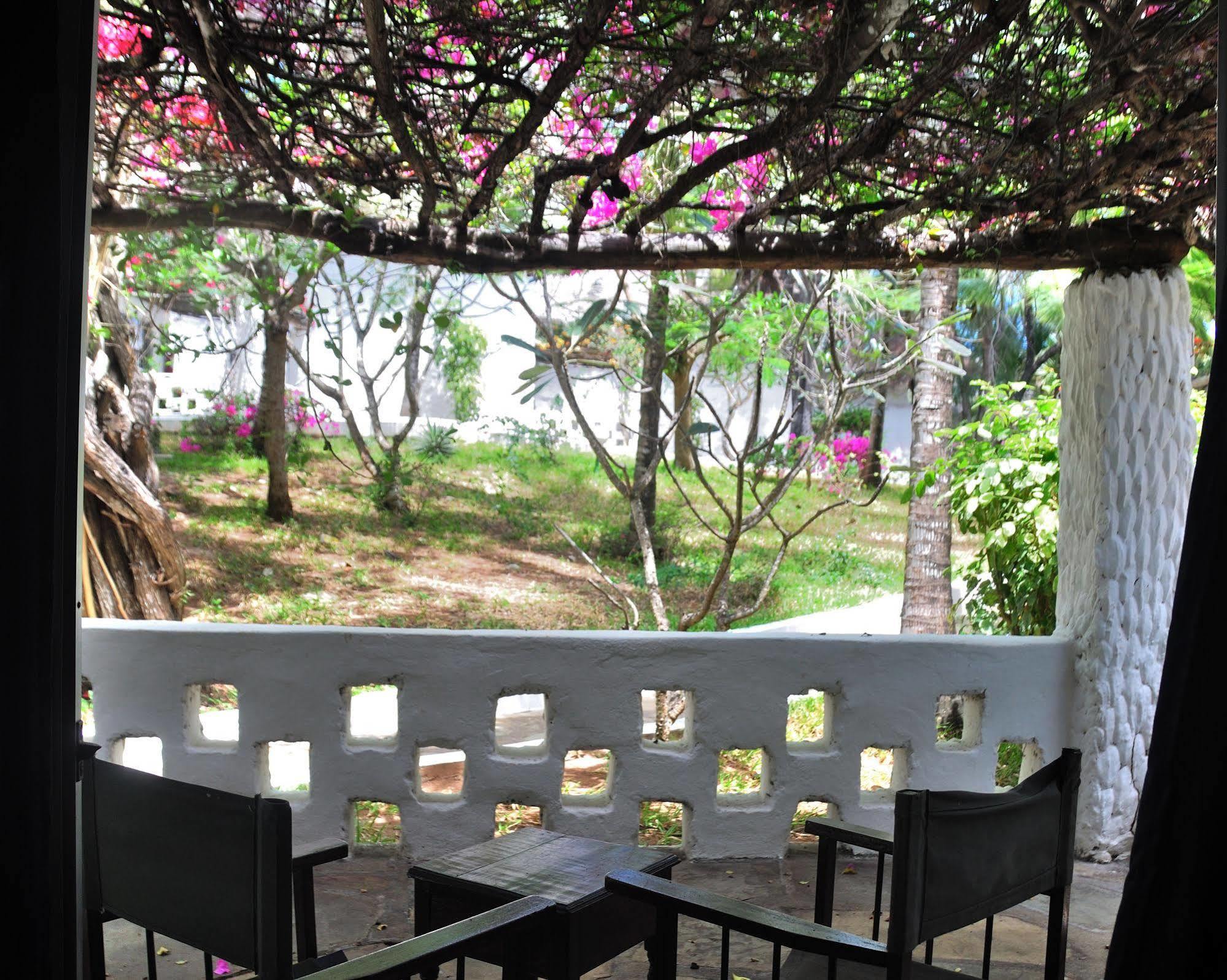 Barracuda Inn Resort 와타무 외부 사진